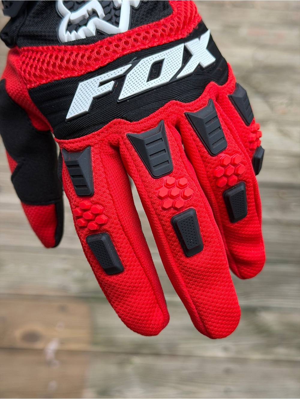 Gloves - Picture 9 of 11